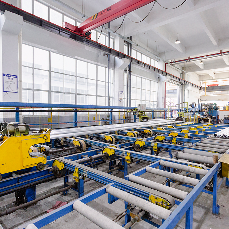 Atelier d'extrusion - Presseuse 1450T