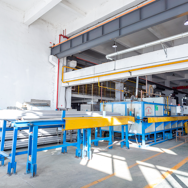 Atelier d'extrusion - Presse 680T